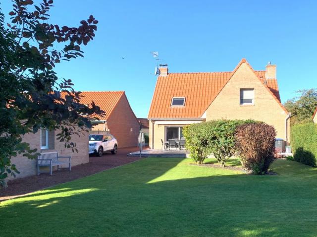 Pavillon individuel de 2002 de 160m2 en parfait état bâti su