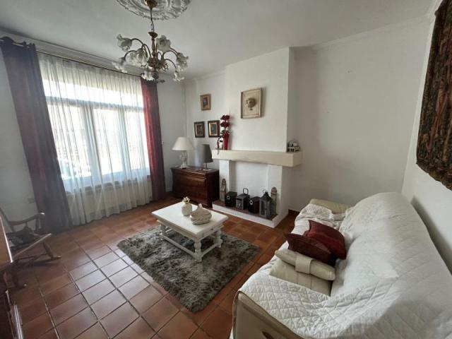 Maison bourgeoise Semi individuelle développant de beaux vol