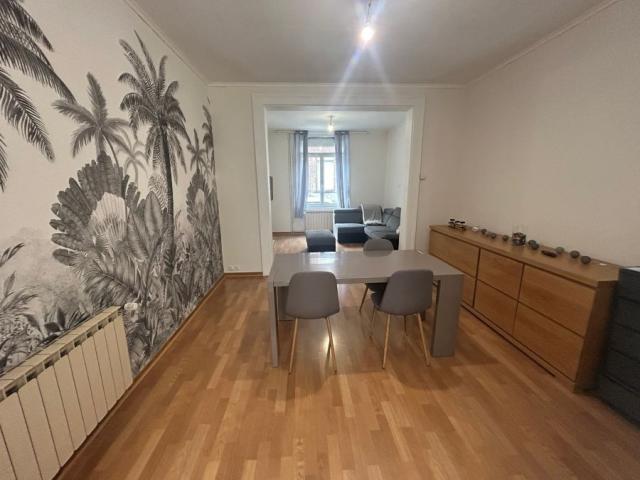 Maison 1930 mitoyenne rénovée avec garage, développant 119m2
