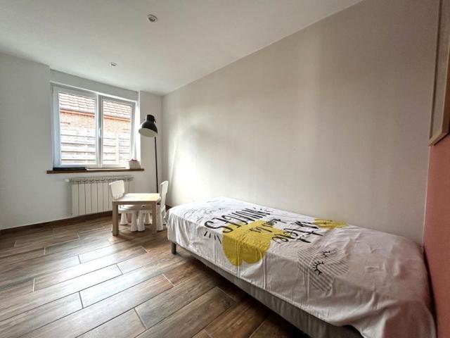 Maison semi individuelle de 127m2 bâtie sur 1963m2 de terrai