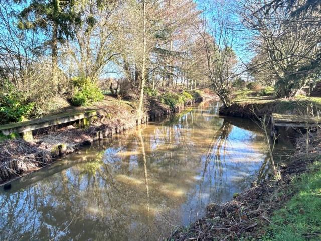 Fermette en L individuelle de 212m2 bâti sur une parcelle de