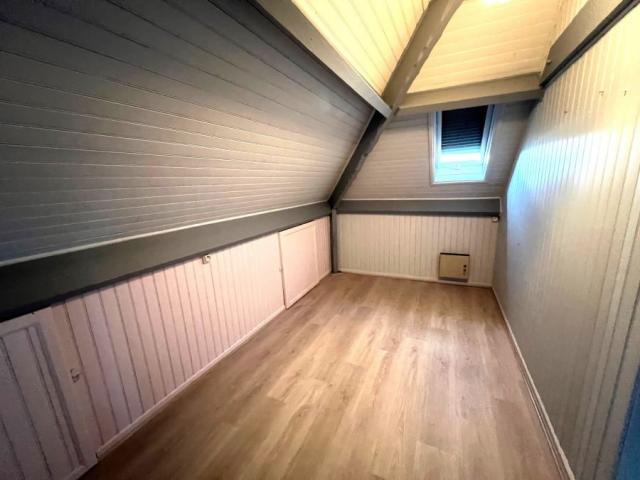 Pavillon individuel de 1989 semi plain pied développant 147m