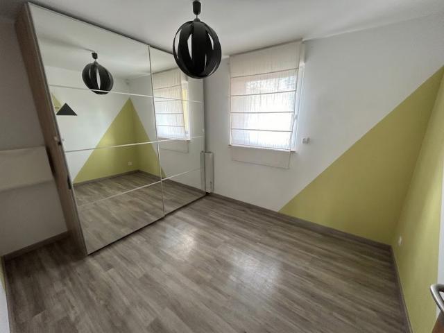 Pavillon individuel semi plain-pied, développant 141m2 et bâ