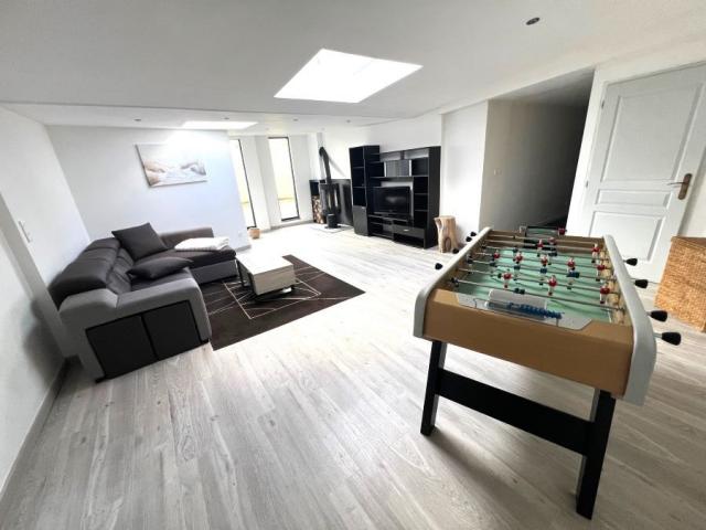 Maison individuelle style loft semi plain-pied située dans u