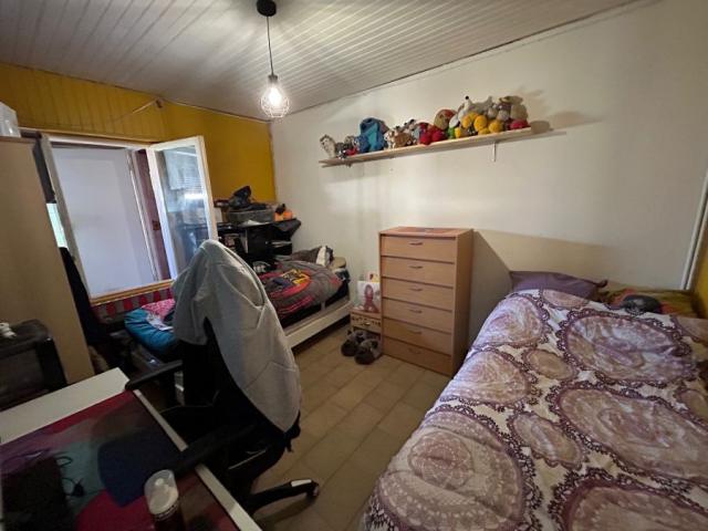 Maison mitoyenne plain-pied secteur proche accès autoroute, 