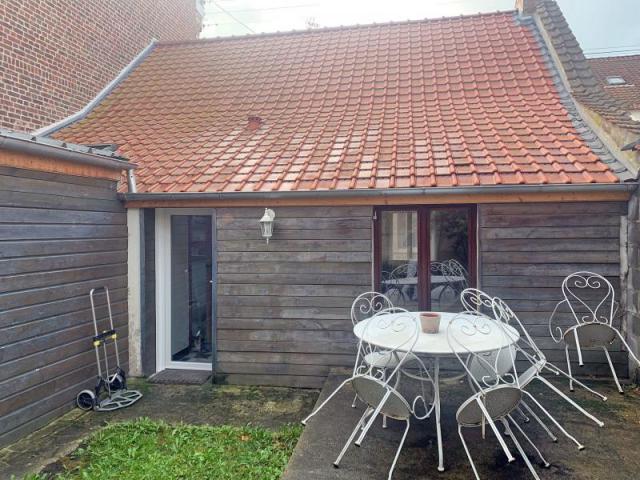 Maison de ville mitoyenne avec jardin et garage indépendant 