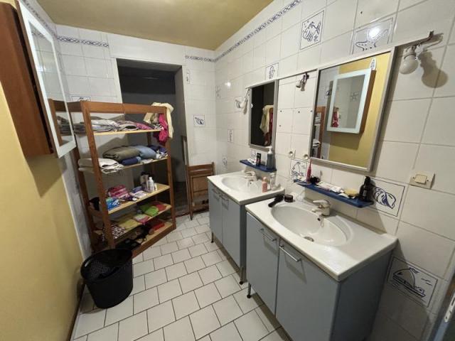 Proche A23, beau potentiel pour cette maison à rénover dével