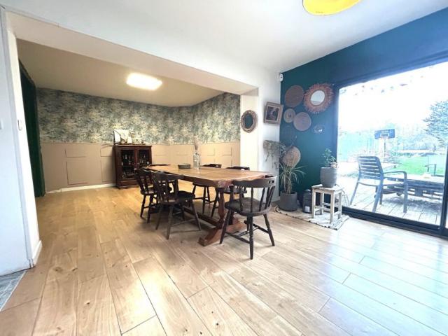 Porche des accès, maison rénovée avec charme et cachet !! 