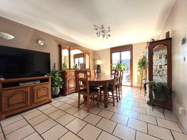 Deux logements de plain-pied idéal gite ou regroupement fami