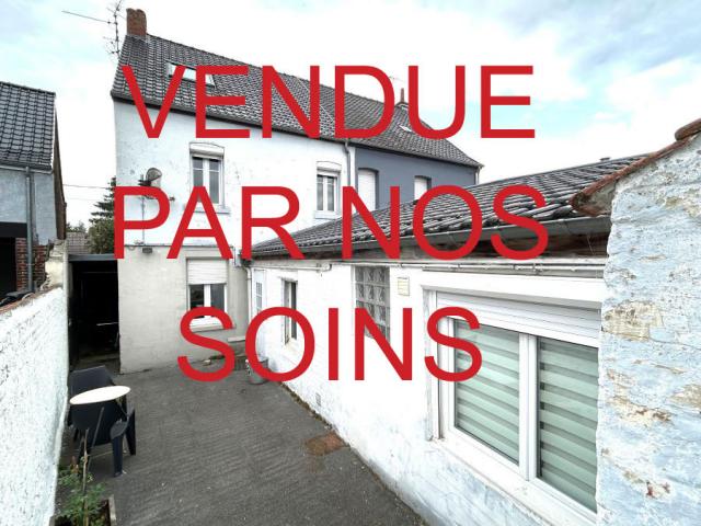 Maison 1930 semi individuelle développant 119m2 et bâtie sur