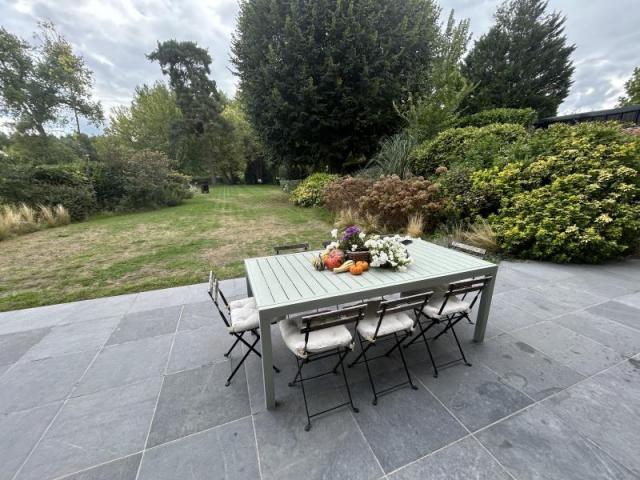 Maison de style bourgeoise double distribution développant 2