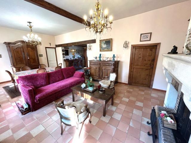 Longère avec charme et cachet + garage + possibilité seconde