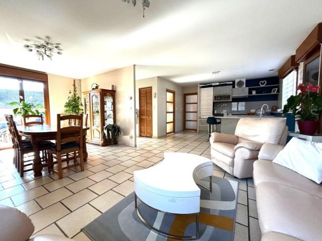 Deux logements de plain-pied idéal gite ou regroupement fami