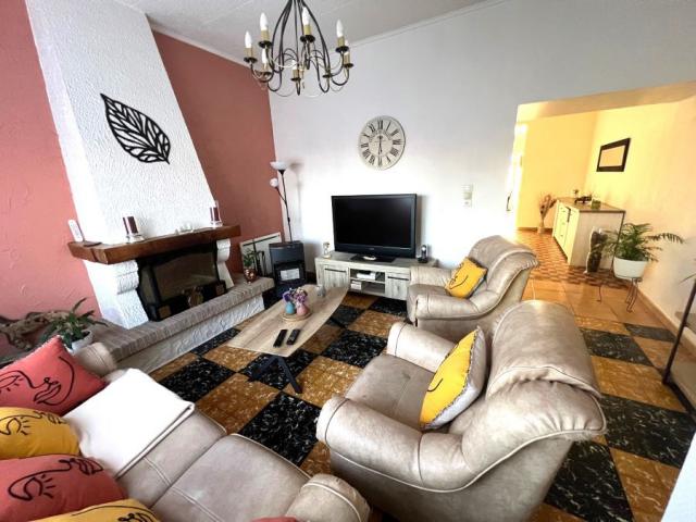 Maison de ville de 91m2 environ avec garage attenant bâtie s
