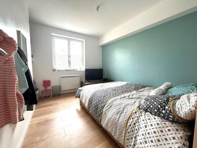 Maison semi-individuelle de 118m2 rénovée bâtie sur une parc