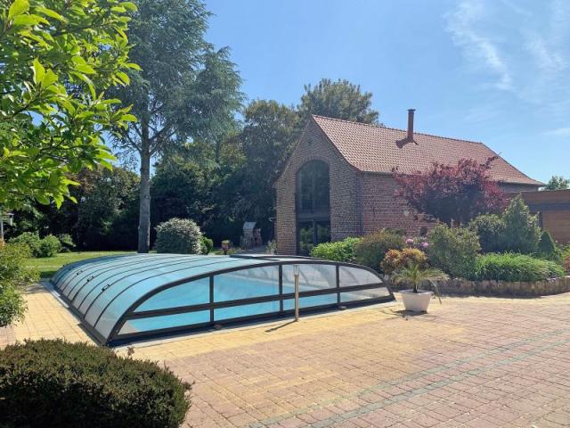 Corps de ferme entièrement rénovée avec matériaux de qualité