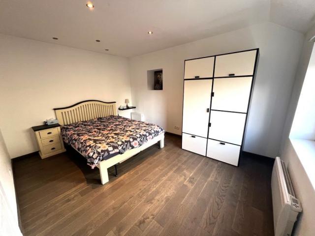 Maison individuelle style loft semi plain-pied située dans u