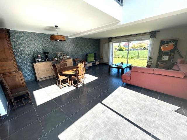 Pavillon individuel semi plain pied de 2013 développant 157m