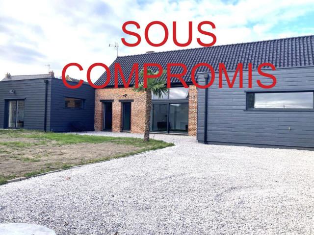 Exclu ! Secteur prisé, en retrait de rue au calme, grange ré