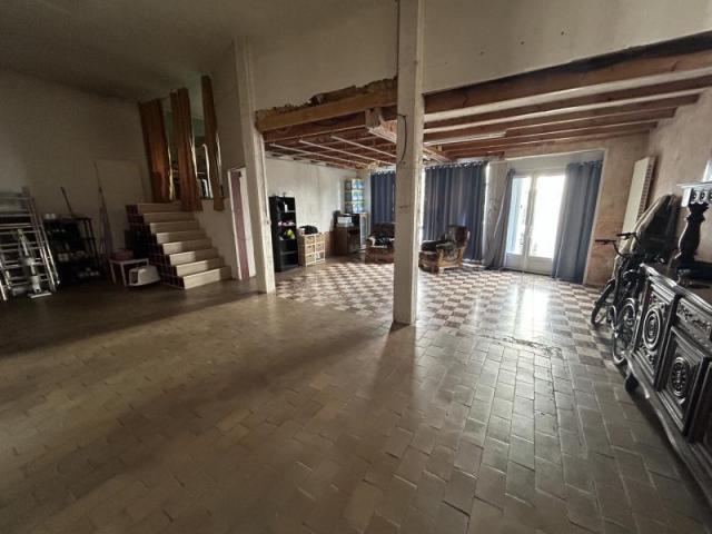Proche A23, beau potentiel pour cette maison à rénover dével