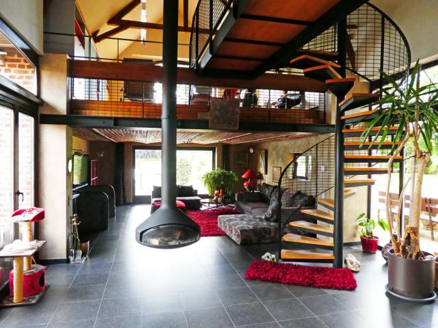 Corps de ferme entièrement rénovée avec matériaux de qualité