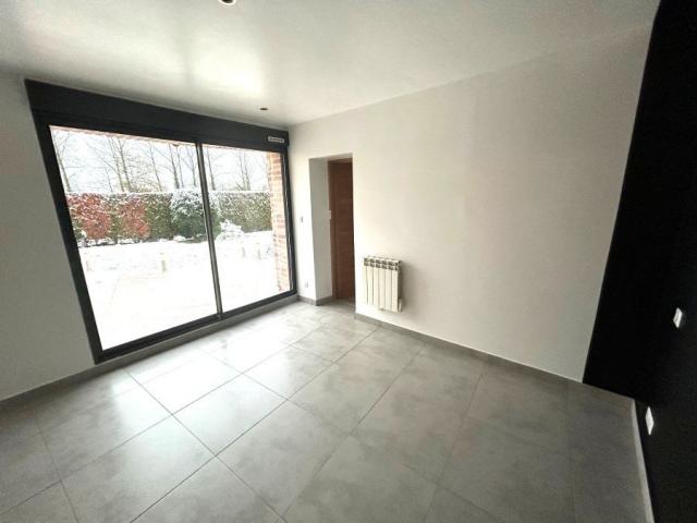 Maison de campagne individuelle située au calme et proche de