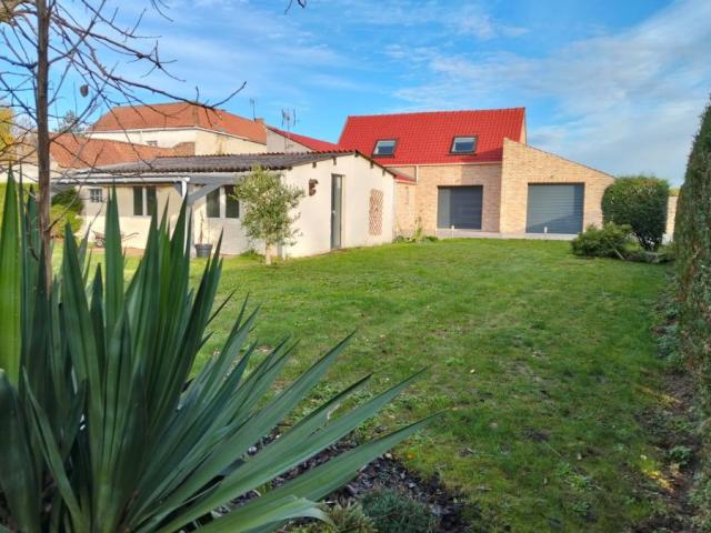 Maison de campagne individuelle située au calme et proche de