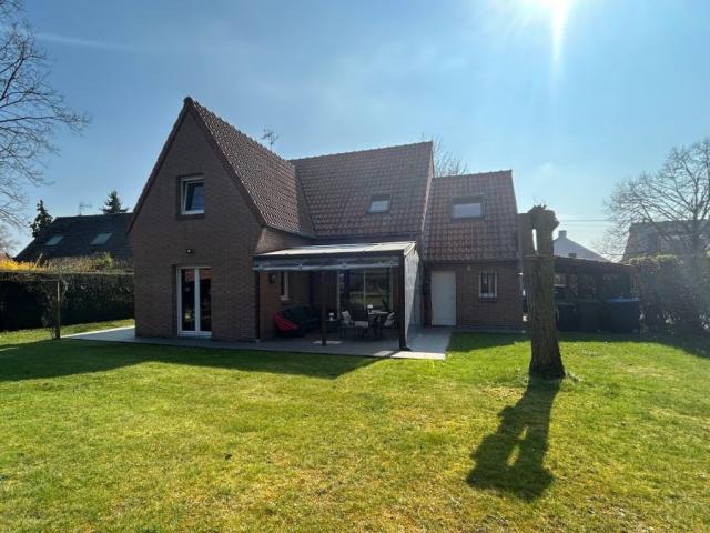 Pavillon individuel situé dans une rue calme et prisée !! 