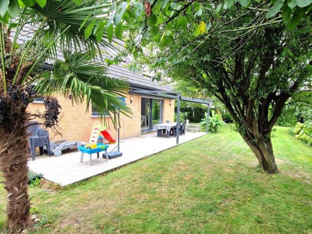 Pavillon individuel de 2008 développant 111m2 carrez bâti su