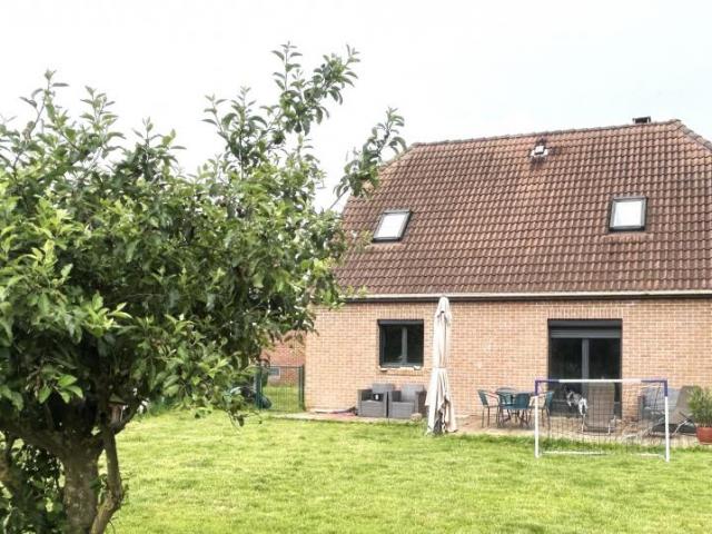 Pavillon individuel de 2004 développant 112m2 utiles et bâti