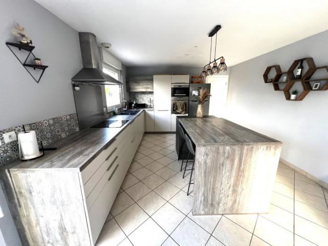 Pavillon individuel de 2008 développant 111m2 carrez bâti su