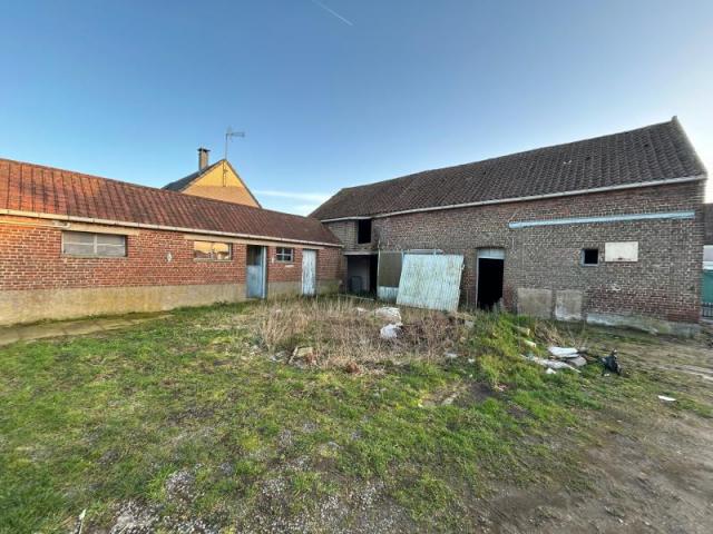 Belle grange individuelle à rénover complétement !!