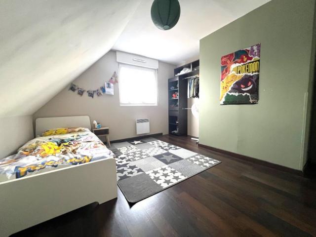 Pavillon individuel de 2008 développant 111m2 carrez bâti su