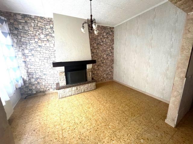 Maison 1930 centre ville, mitoyenne développant 80,37m2 et b