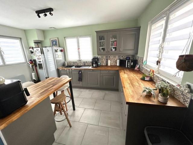 Plain-pied individuel, secteur prisé, rénovation récente + b