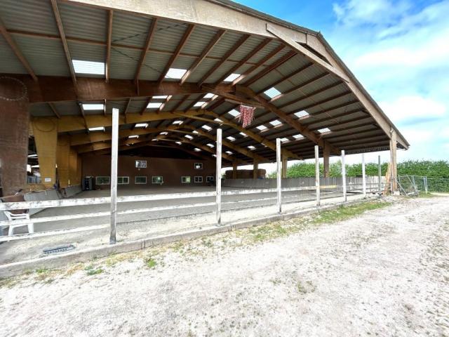 Installations équestres + logement le tout sur une parcelle 