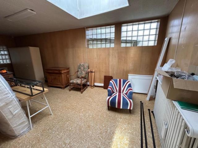 Centre ville, immeuble à usage mixte développant plus de 257