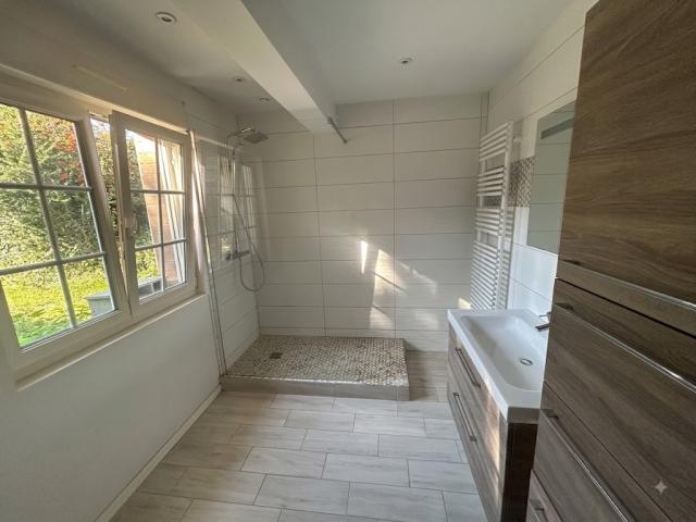 Pavillon individuel de 153m2 bâti sur une parcelle de 1941m2