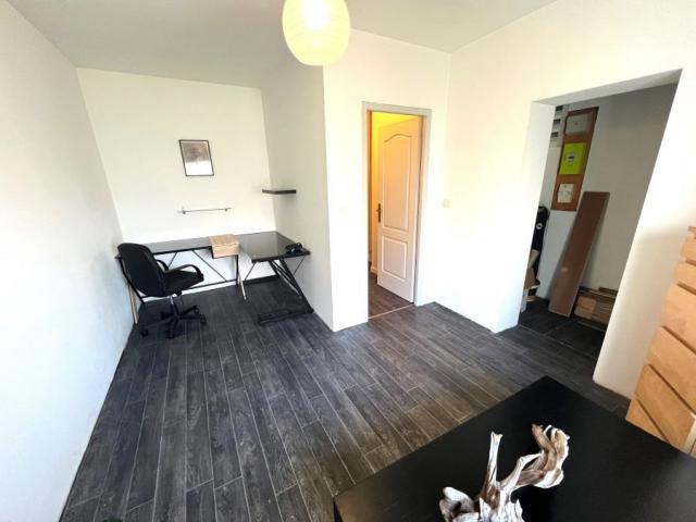 Maison individuelle style loft semi plain-pied située dans u