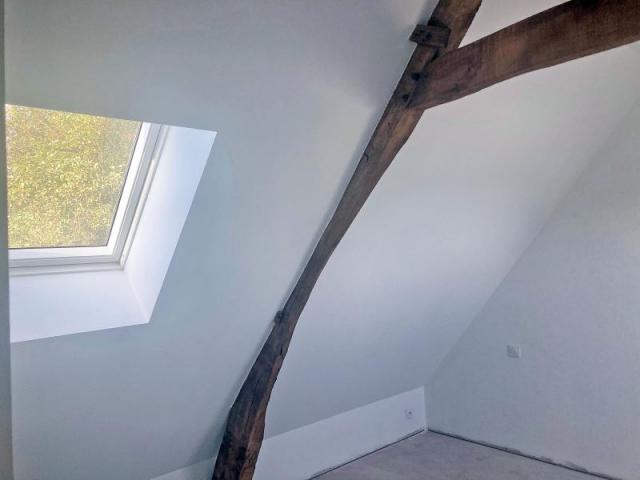 Grange rénovée en semi-plain-pied, matériaux de qualité, bea