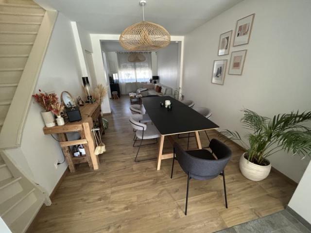 Maison 1930 semi individuelle entièrement rénovée avec gout 
