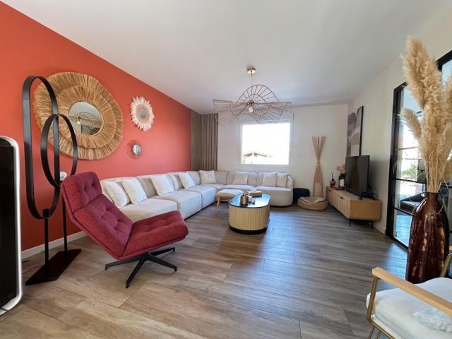 Pavillon individuel semi plain-pied de 2017 développant 142,