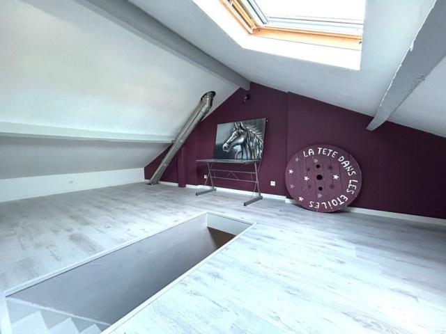 Maison de ville mitoyenne des années 30 développant 73,38m2 