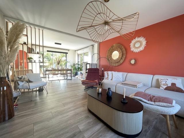 Pavillon individuel semi plain-pied de 2017 développant 142,