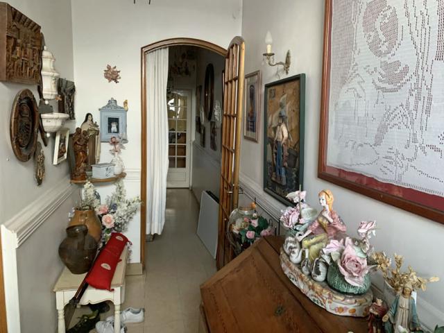 Beaux volumes pour cette 1930 double avec garage bâtie sur u