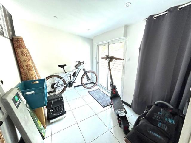 Maison de ville mitoyenne de 86m2 en excellent état bâtie su