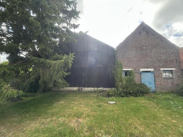 Grange et hangar à transformer en habitation, secteur prisé 