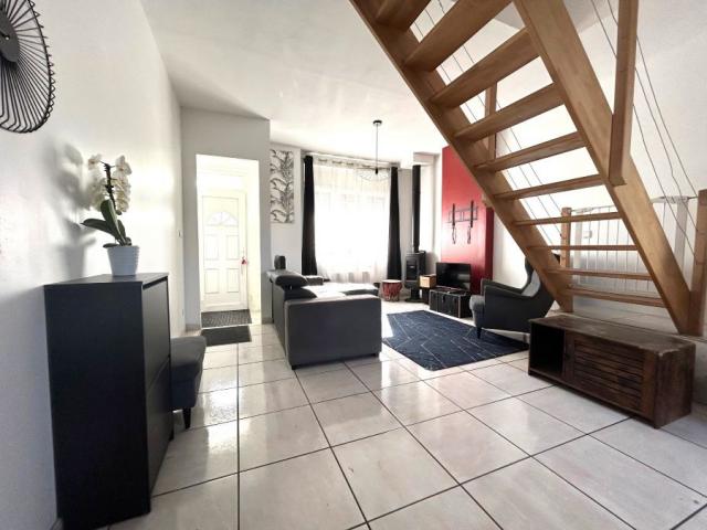 Maison de ville mitoyenne des années 30 développant 73,38m2 