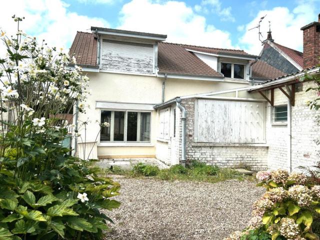 Maison de campagne située au coeur du village bénéficiant de