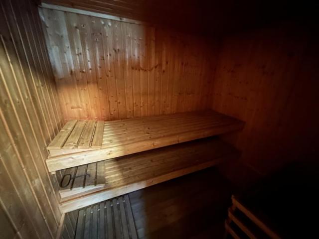 Centre ville, immeuble à usage mixte développant plus de 257